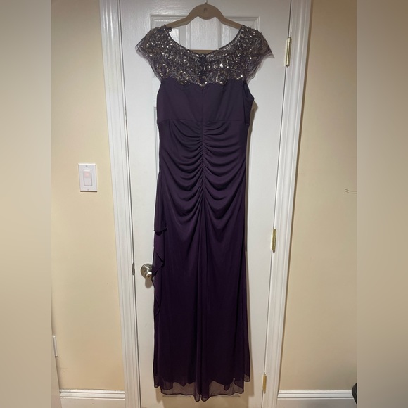 Xscape Brand Size 12 Plum Color Long Gown - Picture 2 of 13